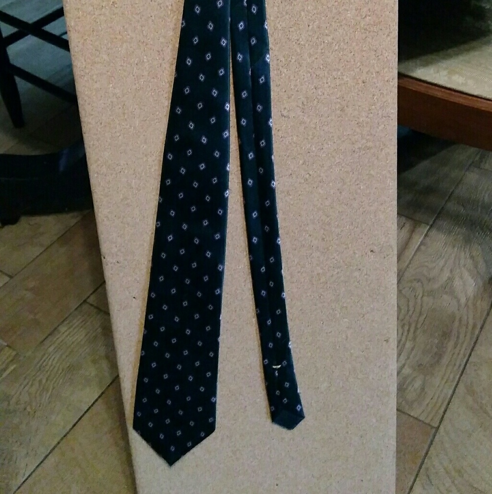 Tie - Picture 4 of 4